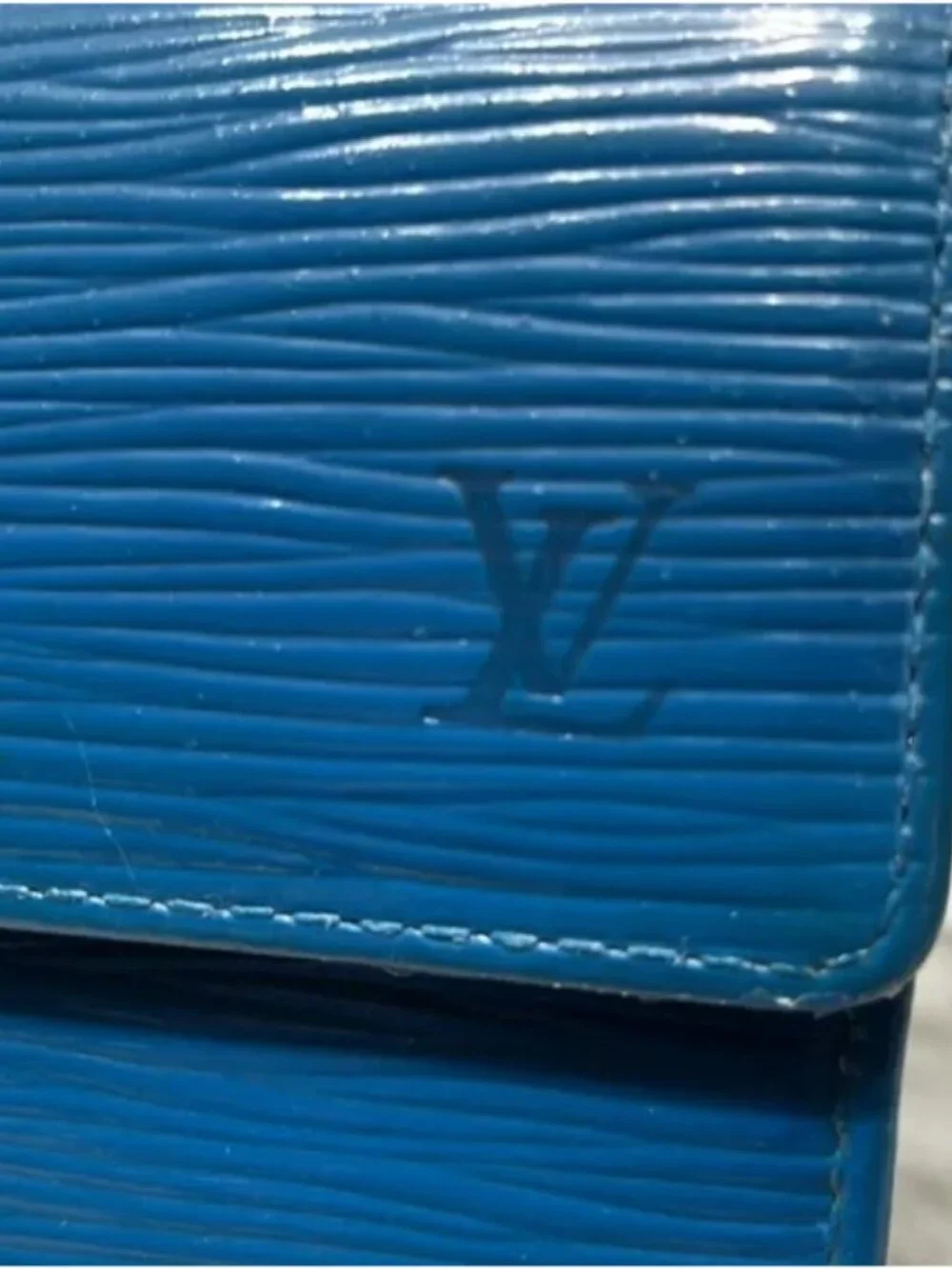 Louis Vuitton Epi Porte Tresor International Wallet With Chain Toledo in GUC - Picture 2 of 15